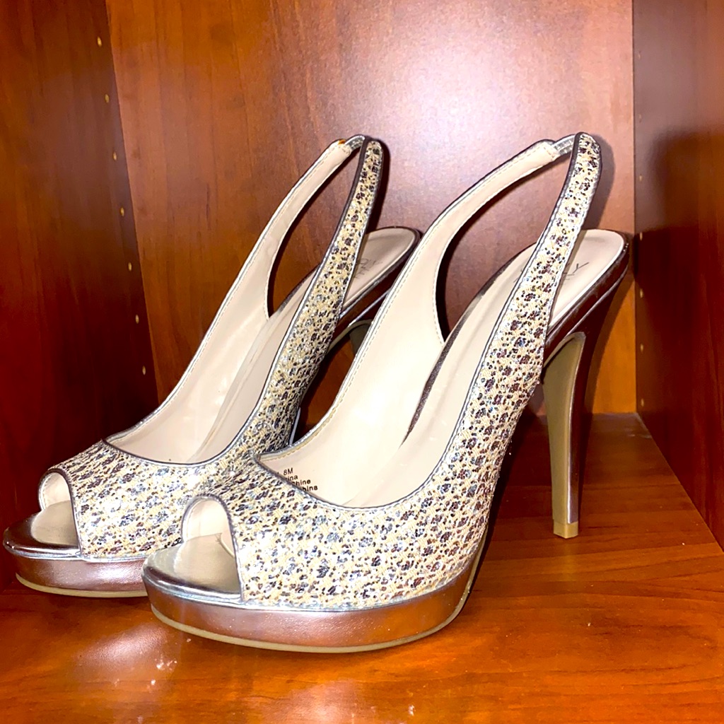 Simply Pelle Brand New Sling Back High Heels